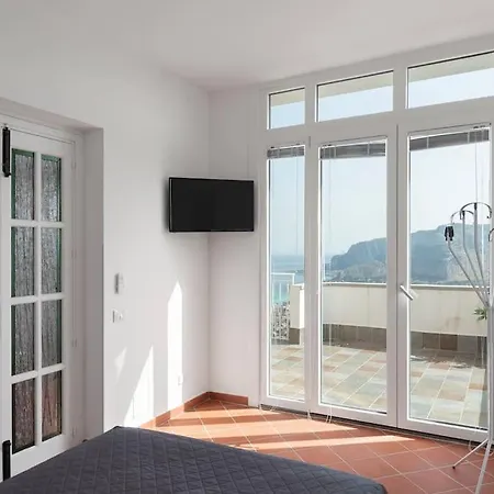 Villa Mondello Pool And View