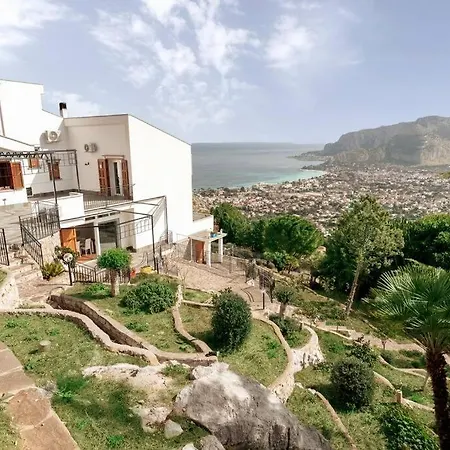 Mondello Pool And View *