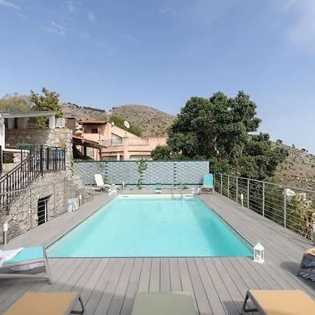 Villa Mondello Pool And View