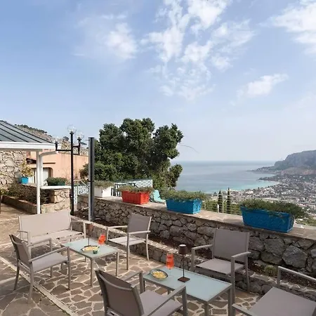 Villa Mondello Pool And View Palermo